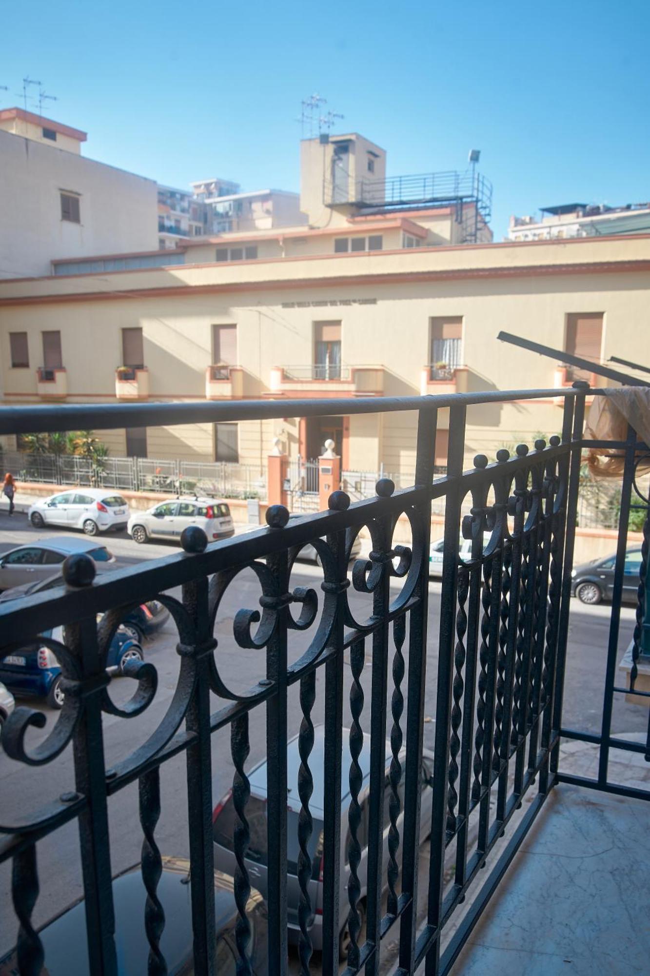 D'Aragona Guest House Палермо Екстериор снимка